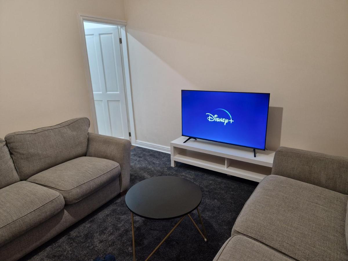 Homely 3-Bed House In Bham 15 Min From City Centre Birmingham Exterior foto